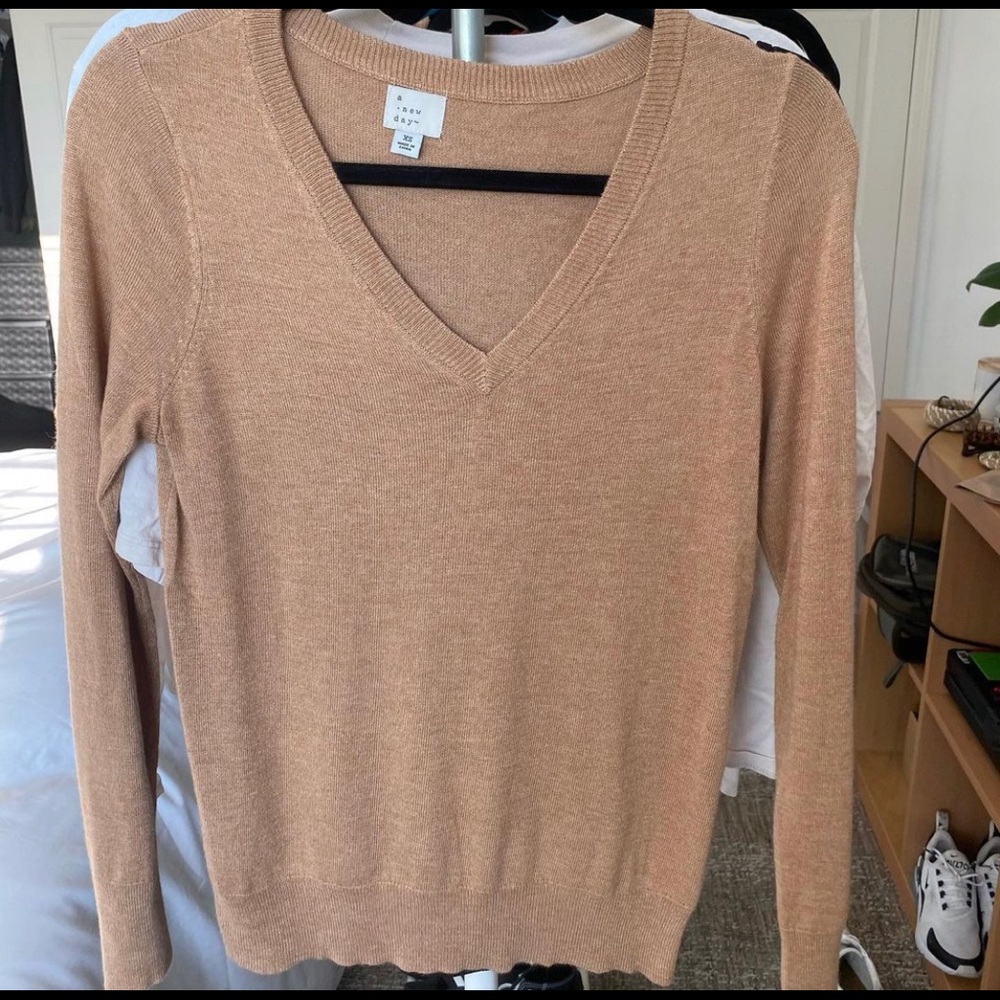 Women’s V-Neck sweater